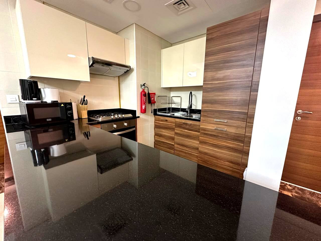 Stylish 1BR in Sparkle Towers Dubai Marina Escape image 20