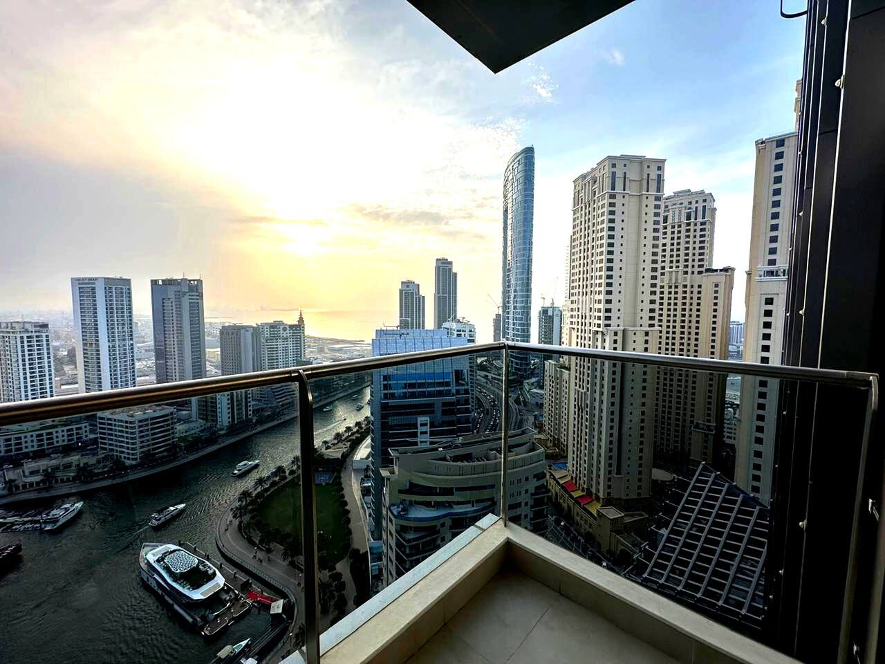 Stylish 1BR in Sparkle Towers Dubai Marina Escape image 31