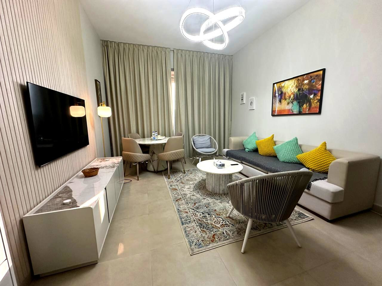 Stylish 1BR in Sparkle Towers Dubai Marina Escape image 16