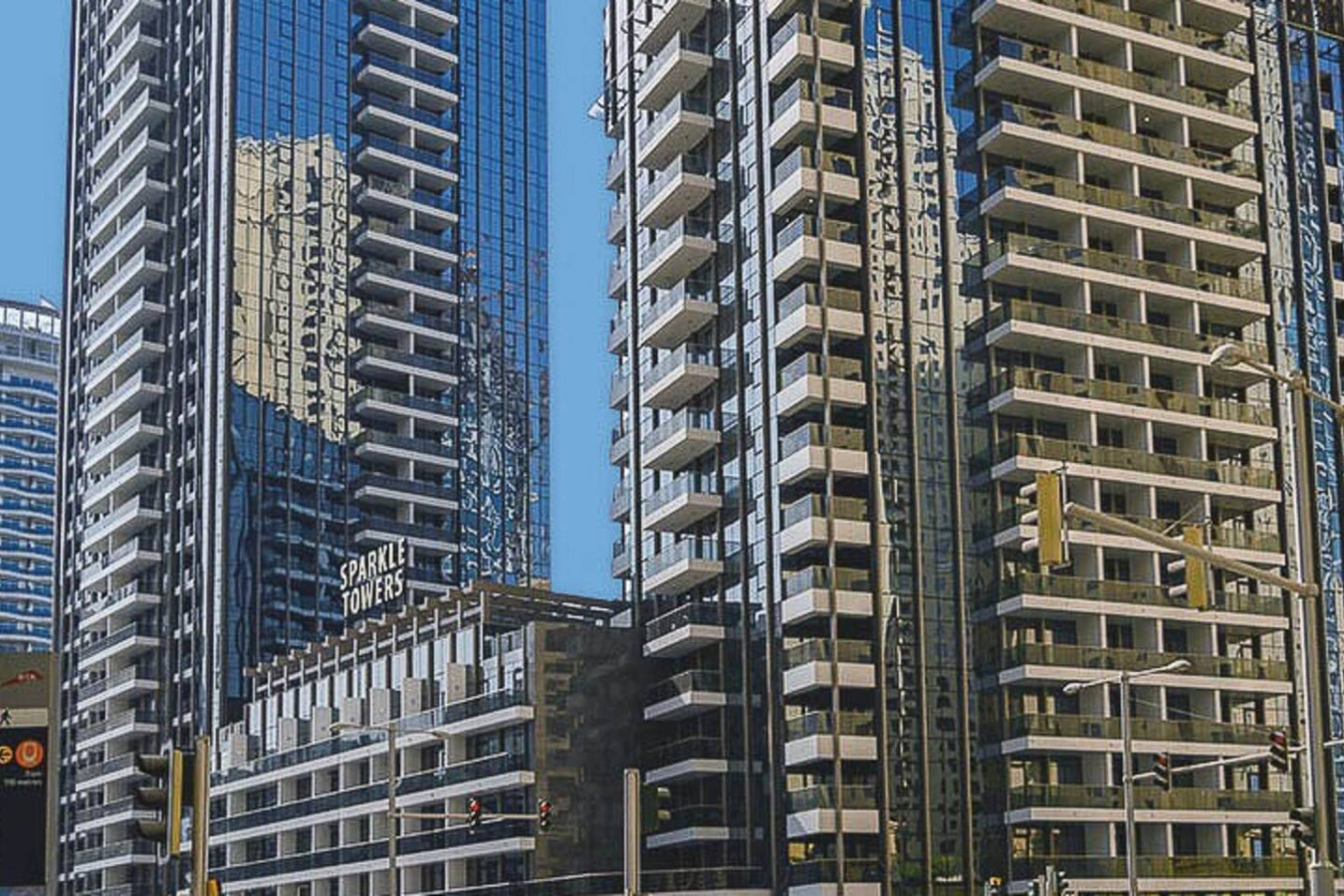 Stylish 1BR in Sparkle Towers Dubai Marina Escape image 11