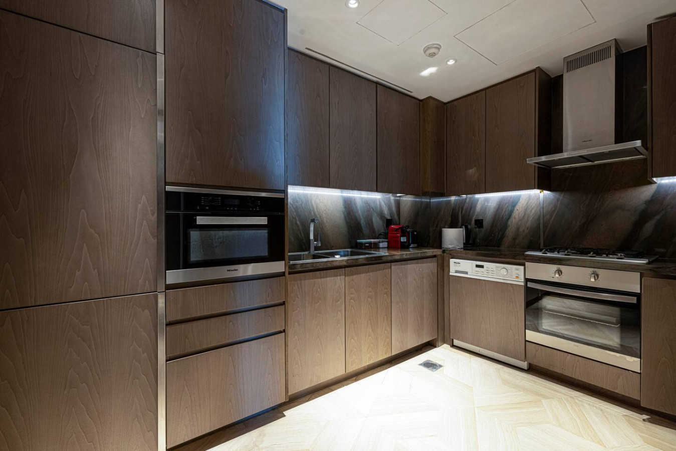 FIVE Palm 1BR | Beach & Pool Access image 13
