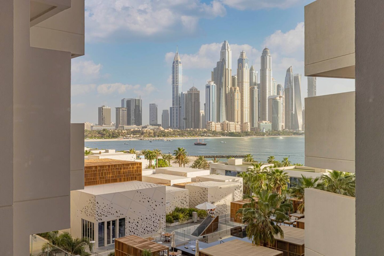Luxury 3BR | FIVE Palm Beach Access
