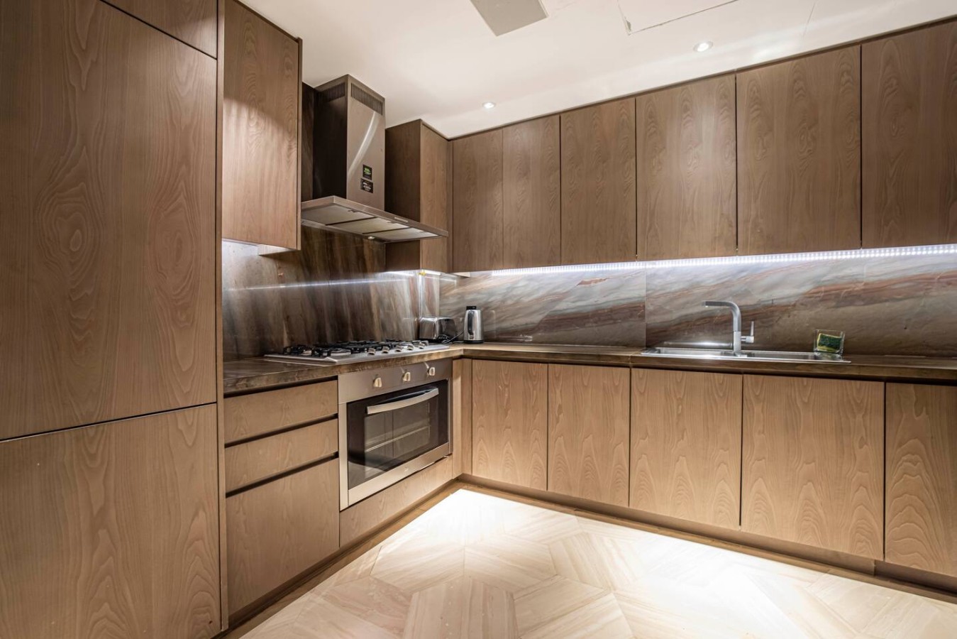 Luxury 3BR | FIVE Palm Beach Access image 8