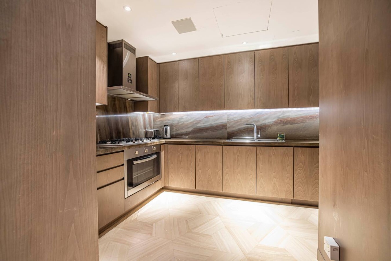 Luxury 3BR | FIVE Palm Beach Access image 7