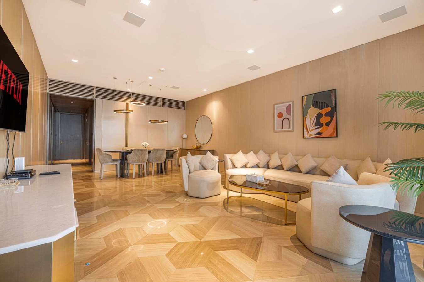 Luxury 3BR | FIVE Palm Beach Access image 4