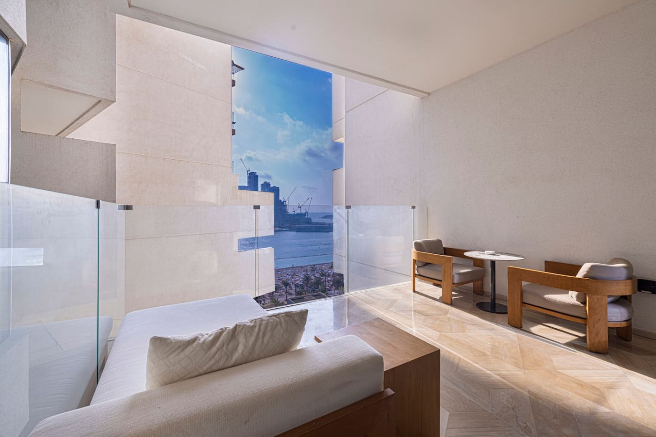 Luxury Large 1BR | FIVE Palm Beach Access image 5