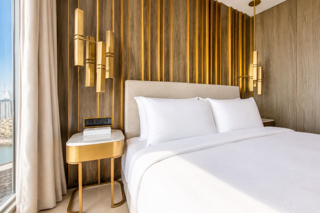 FIVE Palm 1BR | High Floor & Burj View image 4