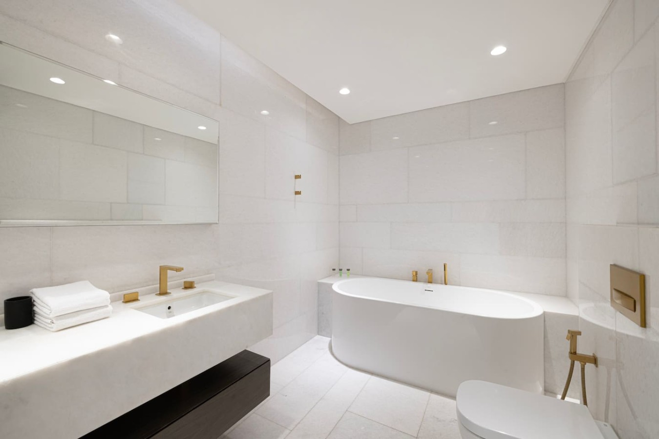 FIVE Palm 1BR | High Floor & Burj View image 15