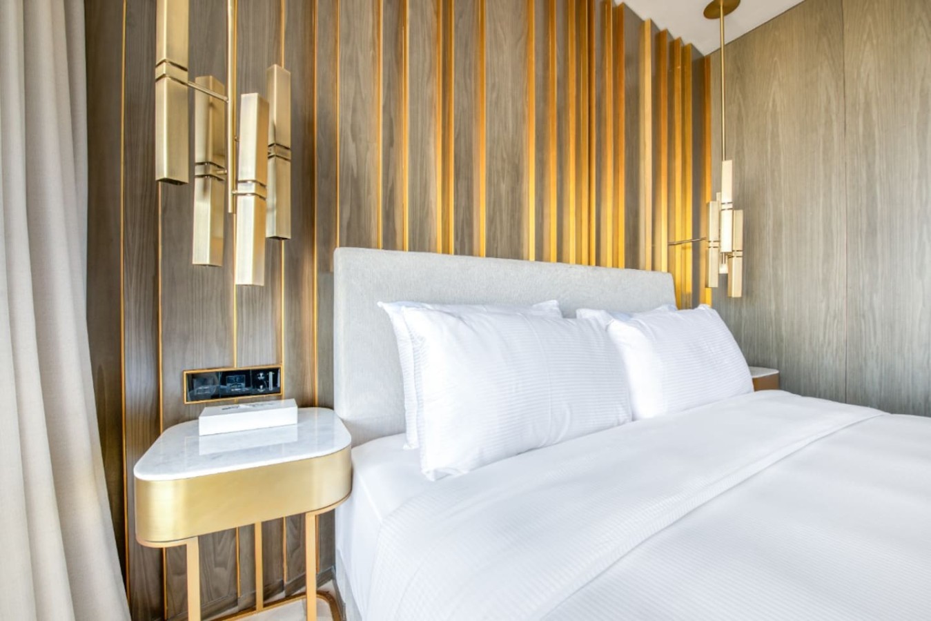 Elegant 1BR at FIVE Palm | Burj Al Arab View image 11