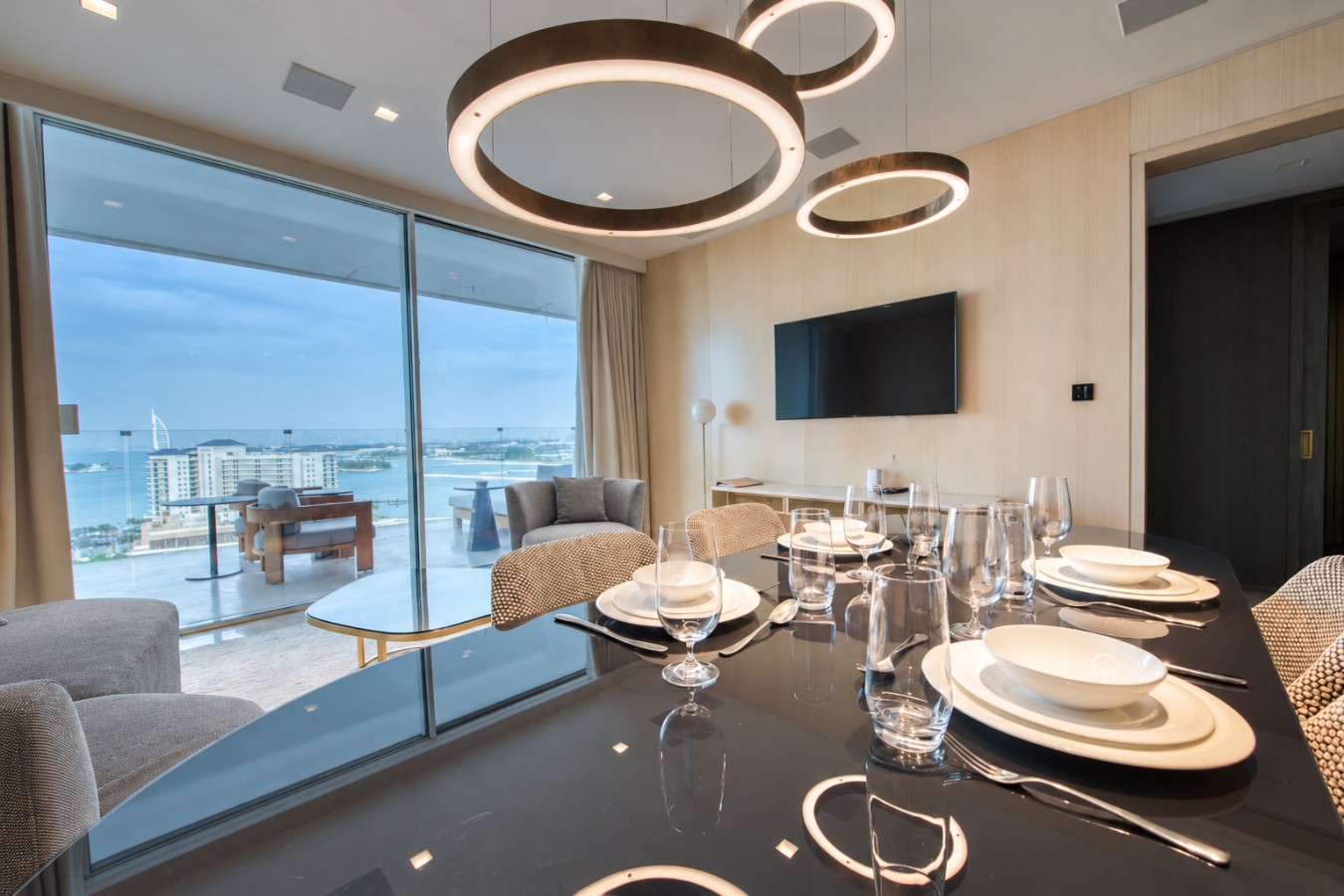Elegant 1BR at FIVE Palm | Burj Al Arab View image 6