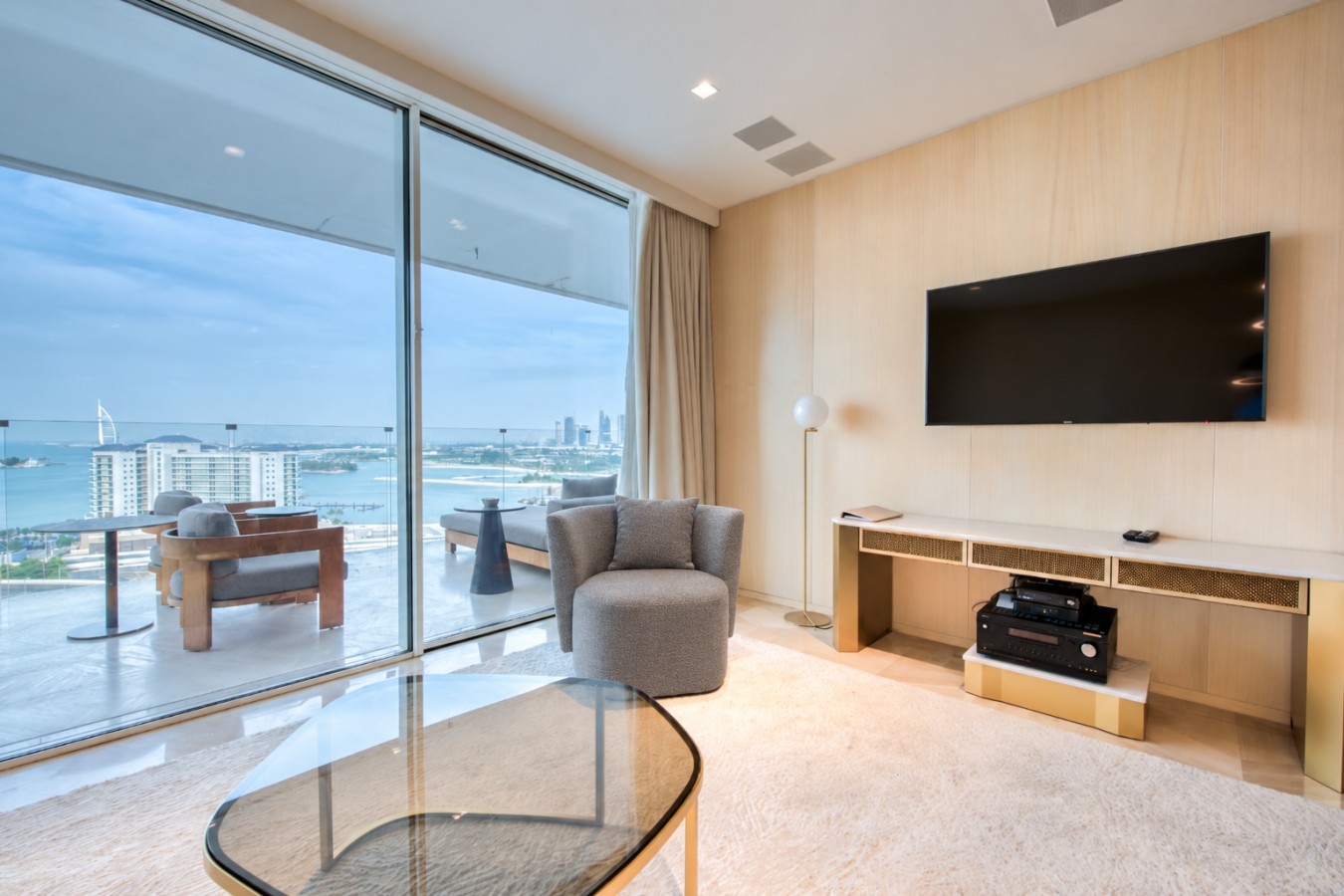 Elegant 1BR at FIVE Palm | Burj Al Arab View image 5