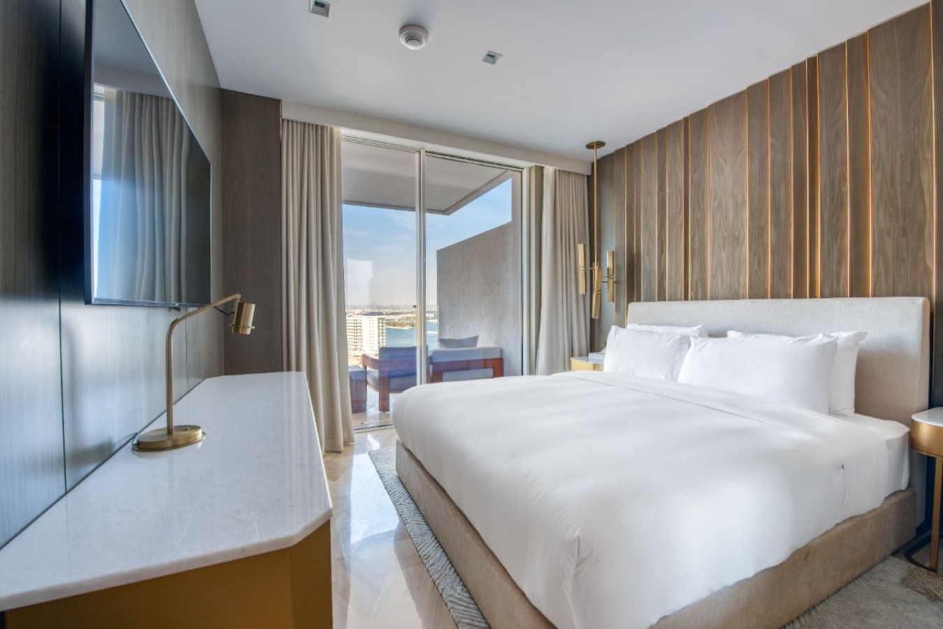 Elegant 1BR at FIVE Palm | Burj Al Arab View image 4