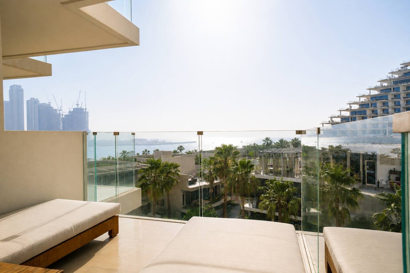 FIVE Palm One Bedroom Apartment image 18