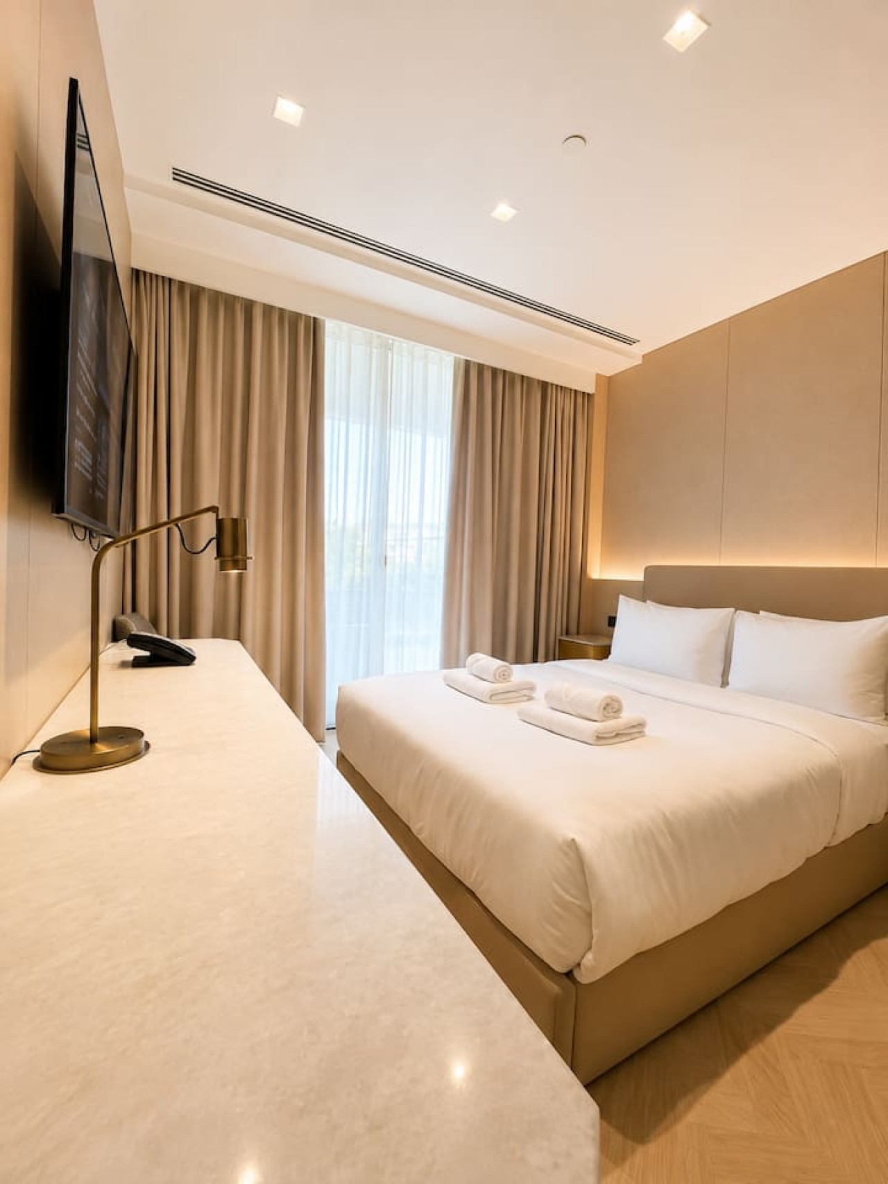 Luxury 2BR at FIVE Palm with Garden View image 9