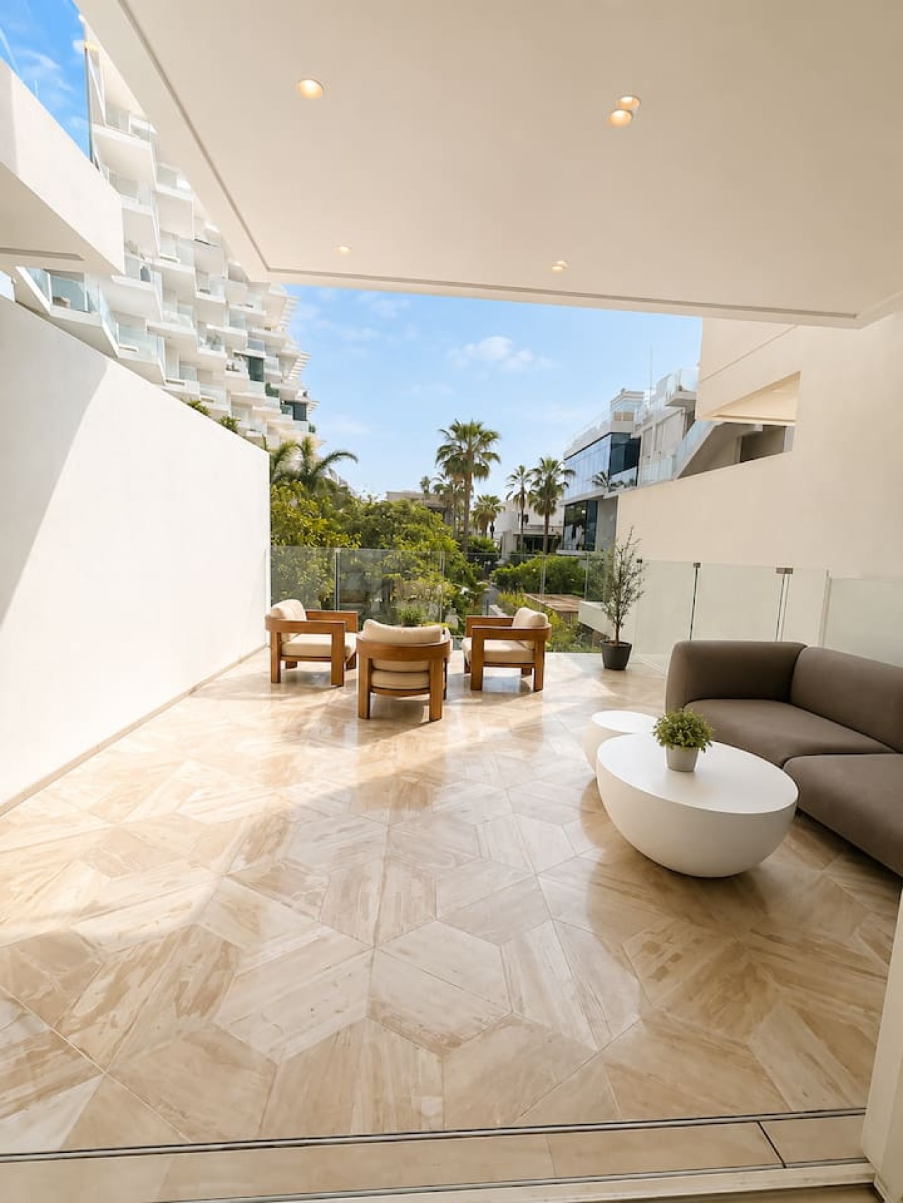 Luxury 2BR at FIVE Palm with Garden View image 2