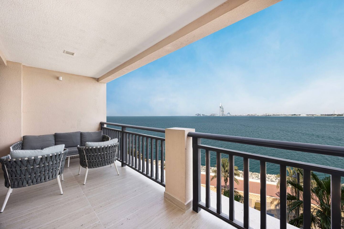 Upgraded 2BR at Anantara | Burj Al Arab View image 31