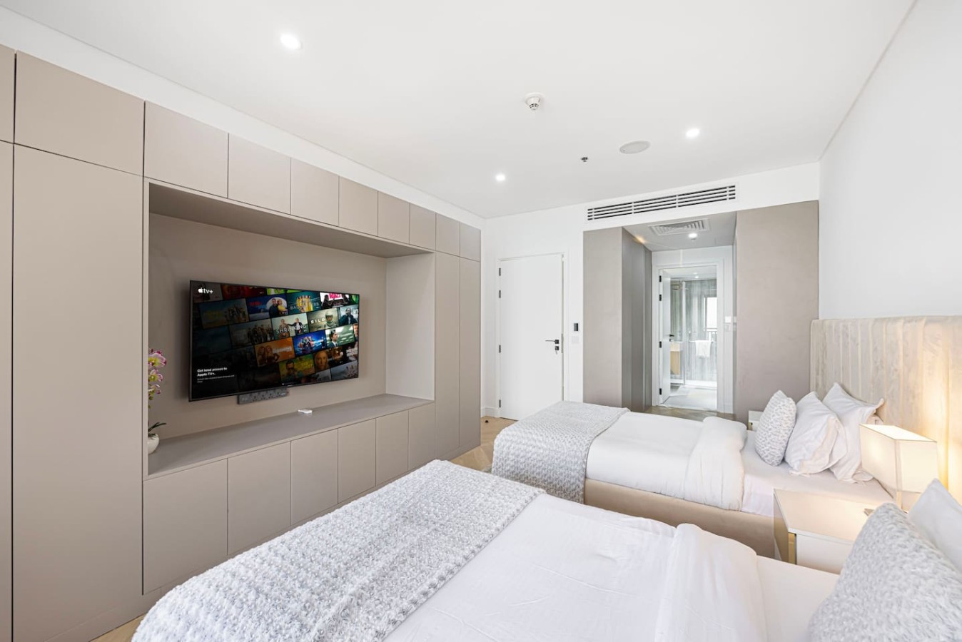Upgraded 2BR at Anantara | Burj Al Arab View image 25