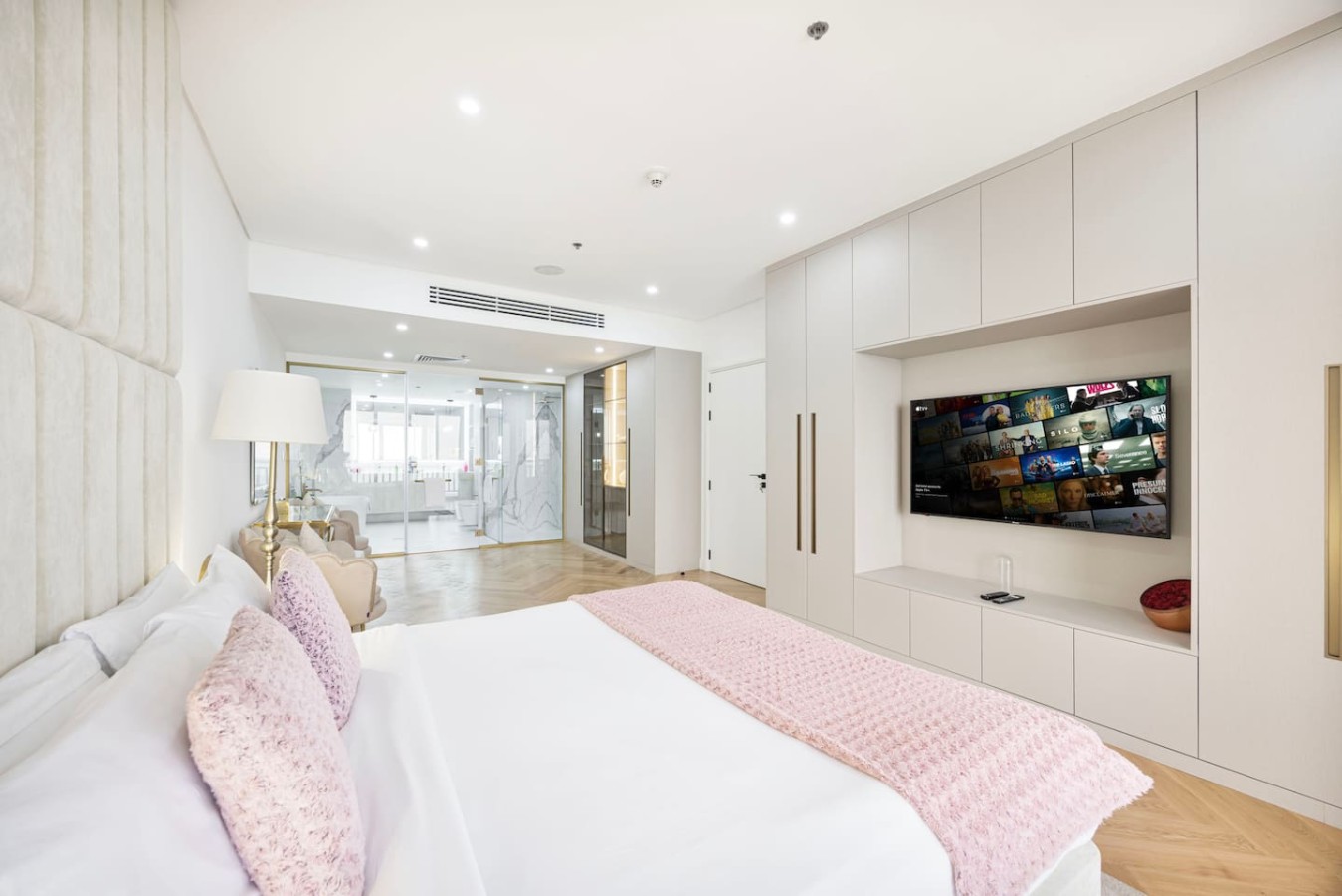Upgraded 2BR at Anantara | Burj Al Arab View image 18