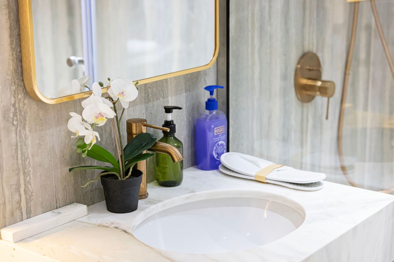 Upgraded 2BR at Anantara | Burj Al Arab View image 54