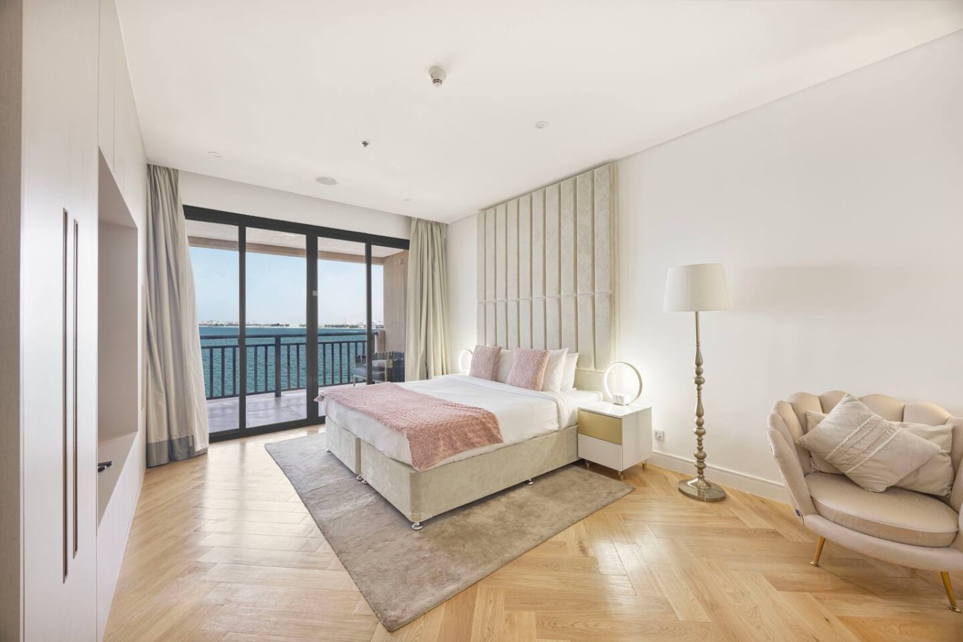 Upgraded 2BR at Anantara | Burj Al Arab View image 3