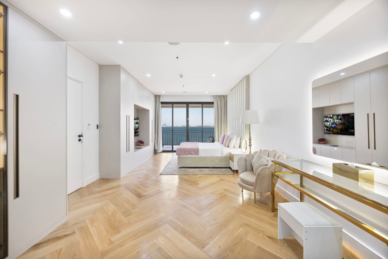 Upgraded 2BR at Anantara | Burj Al Arab View image 26