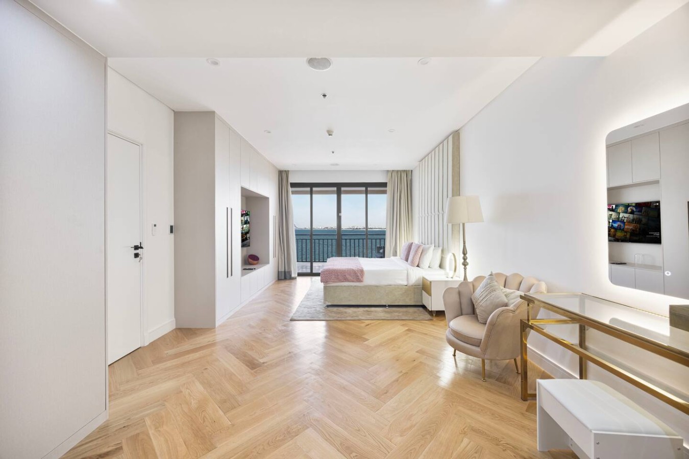 Upgraded 2BR at Anantara | Burj Al Arab View image 16