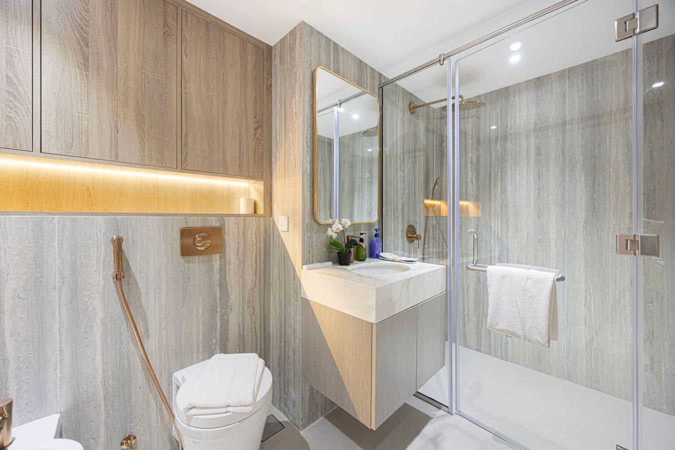 Upgraded 2BR at Anantara | Burj Al Arab View image 28