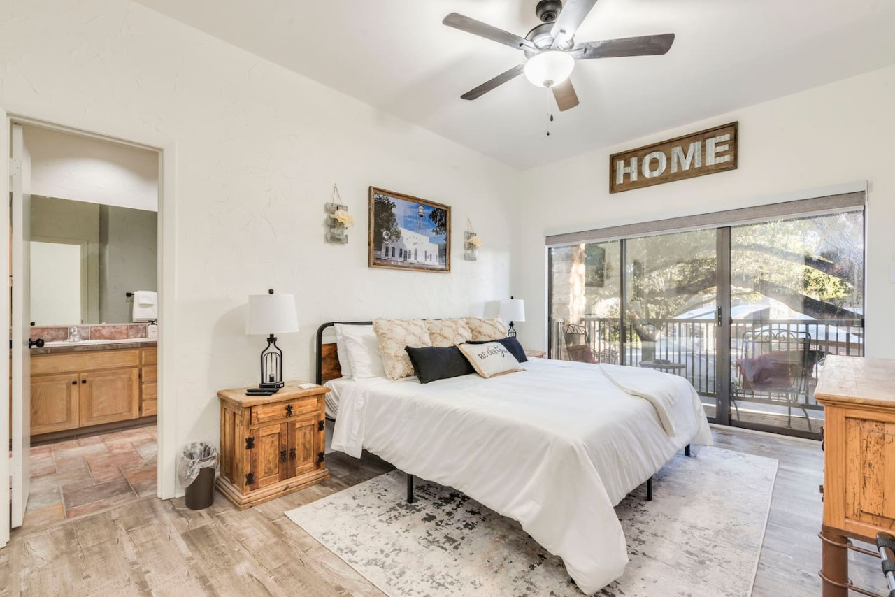 Comal Condo photo 9