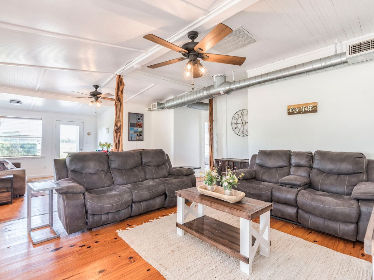 Riverbend Hideaway photo 22