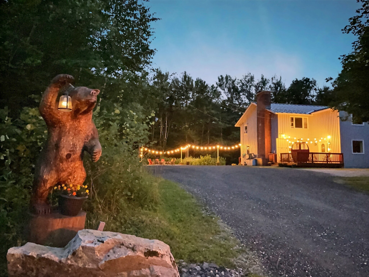 DoubleDen Upper- AC, Fire Pit, Hot tub