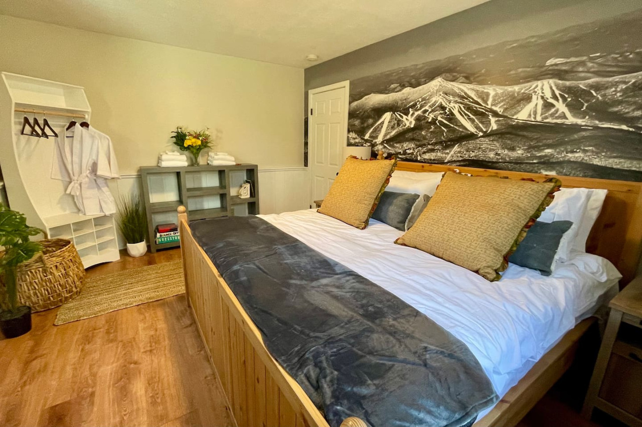DoubleDen- AC, Hot Tub, Fire pit, Grill, Game Room 2