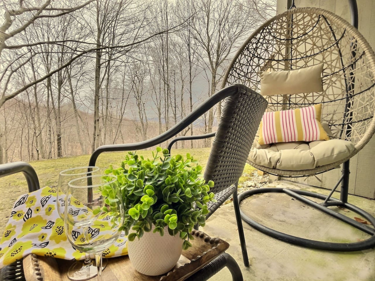 Enjoy the view of the golf course on the ground level patio. Walk out with a pet or store bikes easily.