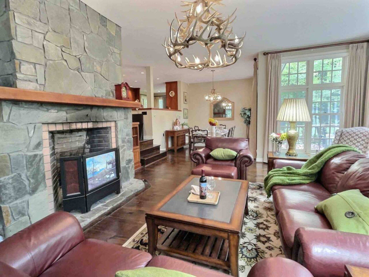 Royalbear-AC, Hot Tub, Grill, FirePit, Gameroom 5