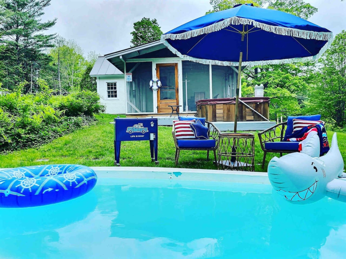 CountryBear- AC, Pool, Hot Tub, Fire Pit, Grill