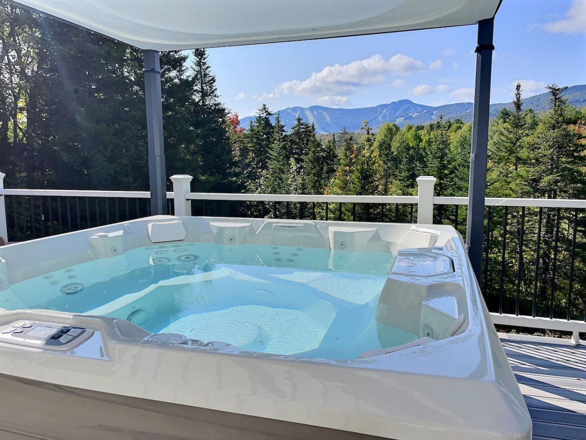 BearWatch AC Hot Tub, Games, Grill, FirePit, VIEWS