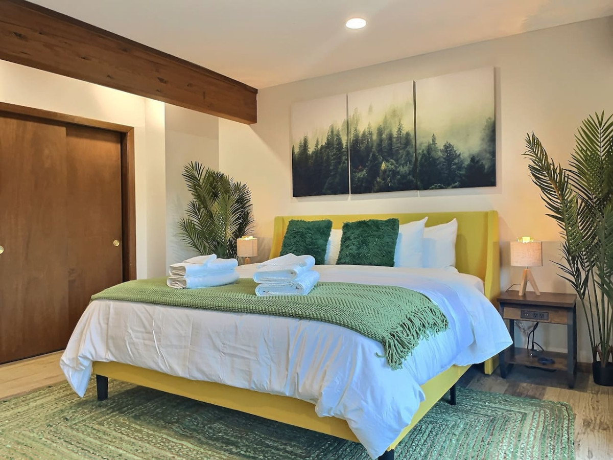 BearHug AC, Pool, Hot Tub, Tennis, Close to Resort