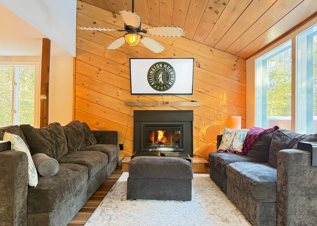 Mountain Moose Chalet- Indoor Hot Tub, FirePit