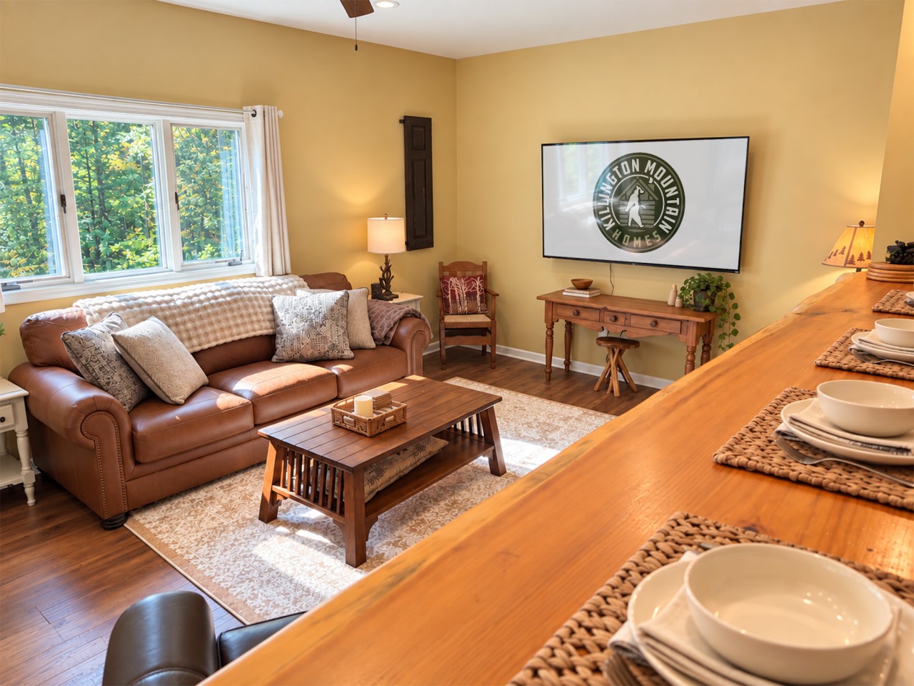 TwoBearsLodge- Renovated + Off-Site Pool Access