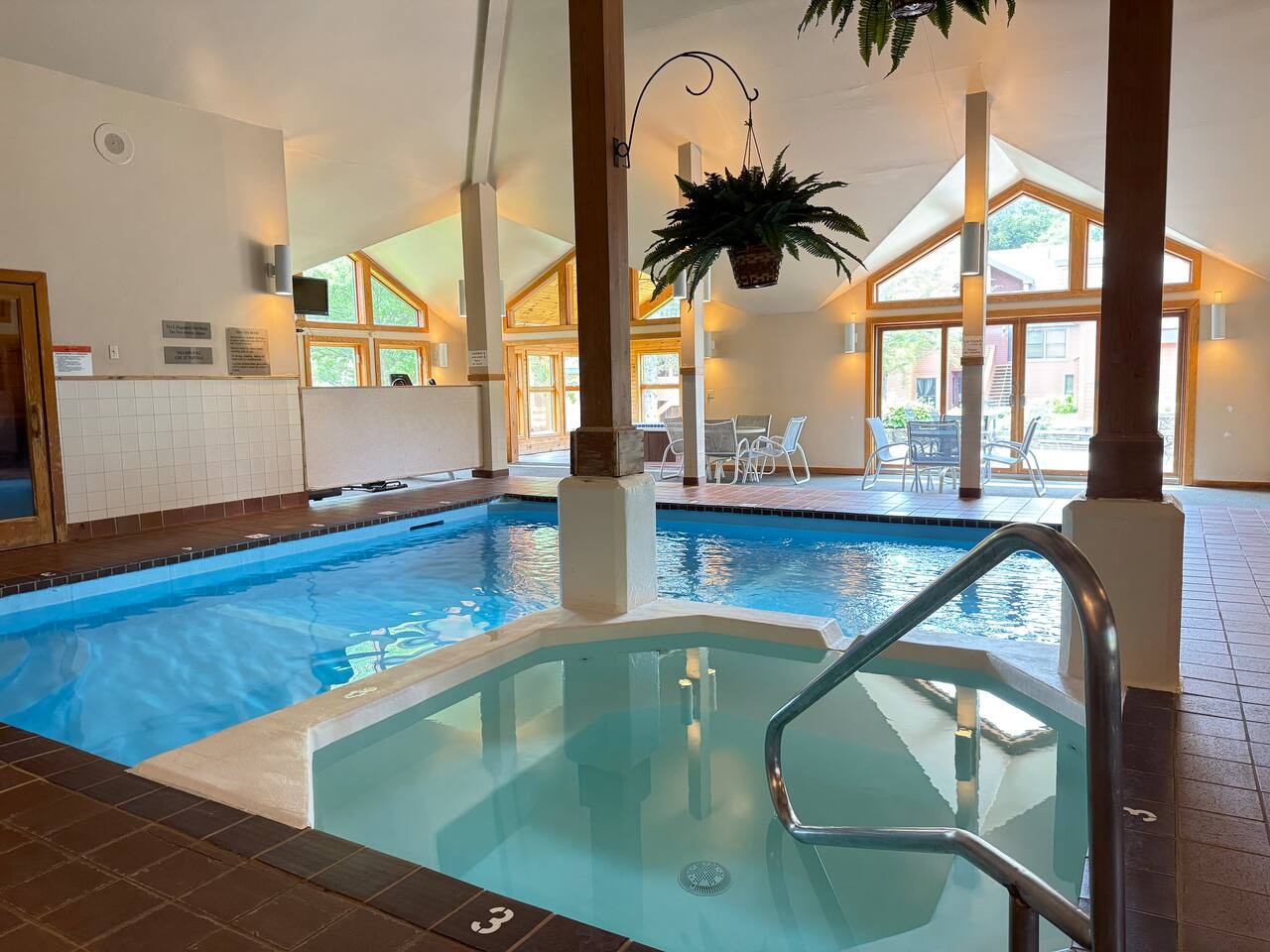 TrailCreekRetreat- Ski Home 2BR+Loft Pool Hot Tub