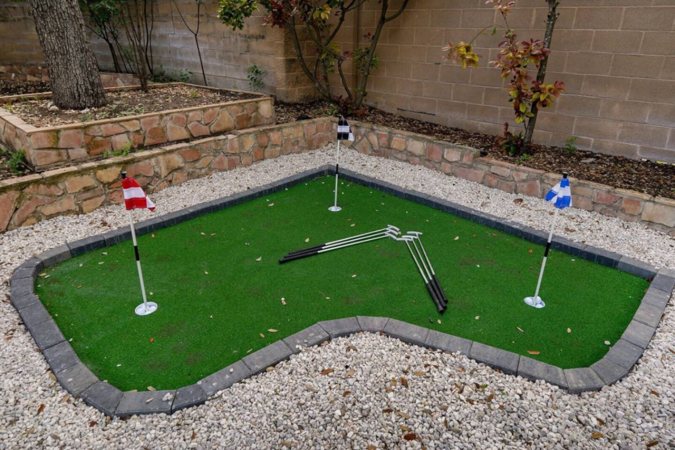Hidden Oasis: Mini Golf|MovieRoom|POOL