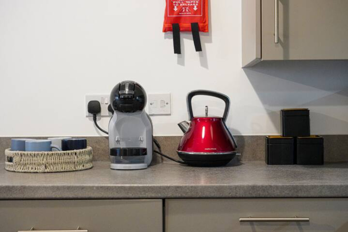 Beautiful Apartment • City Centre • Balcony • Free Parking • Fast WiFi • Smart TV in Henrietta Way Flat 1, Houston Court - Property image 13 - VivreStays
