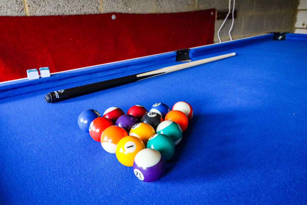 City Centre House • Pool Table • Driveway Parking • Sky TV • Fast Wifi in 54 The Oval - Property image 4 - VivreStays