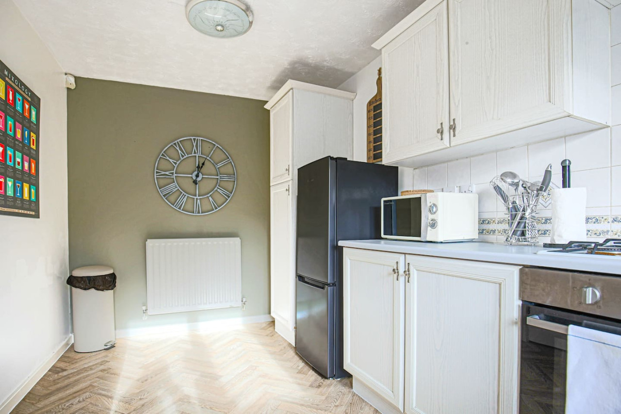 City Centre House • Pool Table • Driveway Parking • Sky TV • Fast Wifi in 54 The Oval - Property image 21 - VivreStays