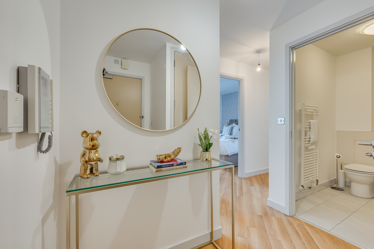 Stunning City Centre Apartment • Balcony • Free Parking • Fast Wifi • Self-Check-In in Dakota House, 50 Mortimer Square Flat 41, Dakota House - Property image 18 - VivreStays