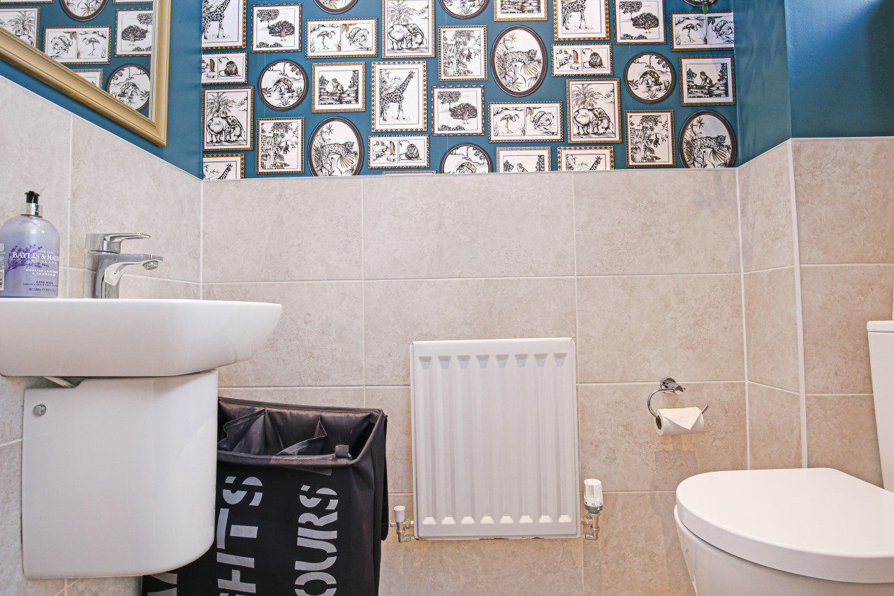 Charming House with Free Parking, Fast WiFi and Smart TV by Yoko Property in 25 Batchelor Close - Property image 24 - VivreStays