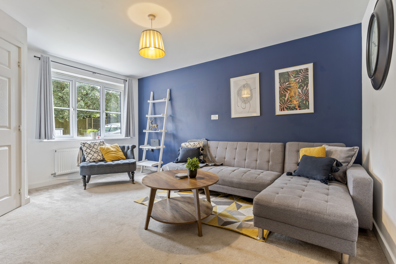 Charming House with Free Parking, Fast WiFi and Smart TV by Yoko Property in 25 Batchelor Close - Property image 14 - VivreStays