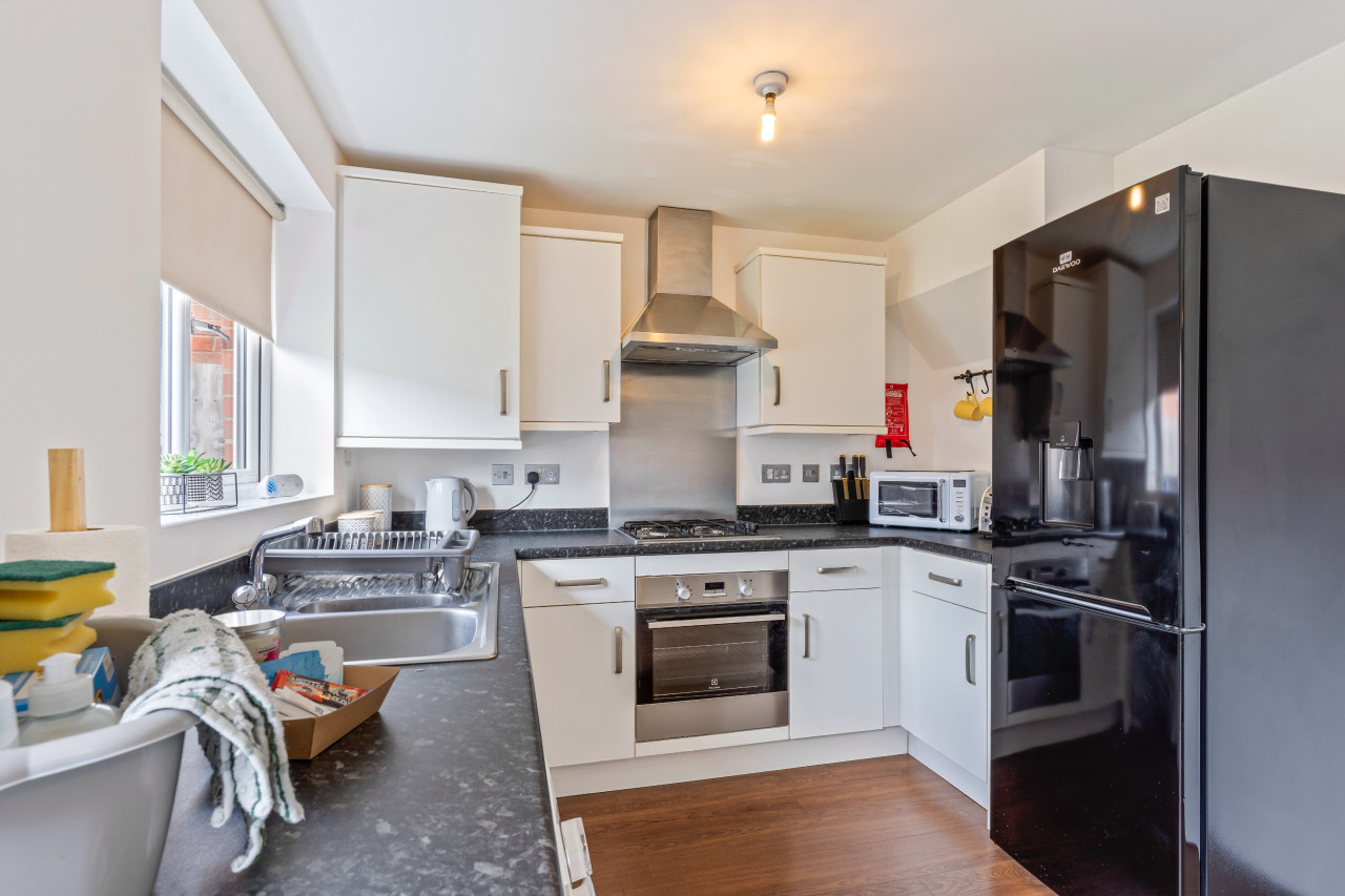 Charming House with Free Parking, Fast WiFi and Smart TV by Yoko Property in 25 Batchelor Close - Property image 19 - VivreStays