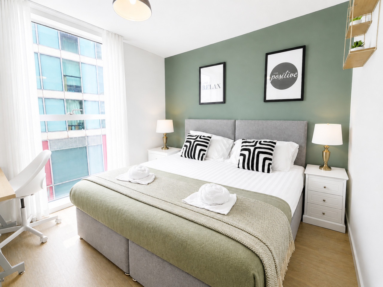 The Hub Apartment • City Centre • Free Parking • Fast WiFi • Self-Check-In in Witan Gate 3 Chelsea House - Property image 11 - VivreStays