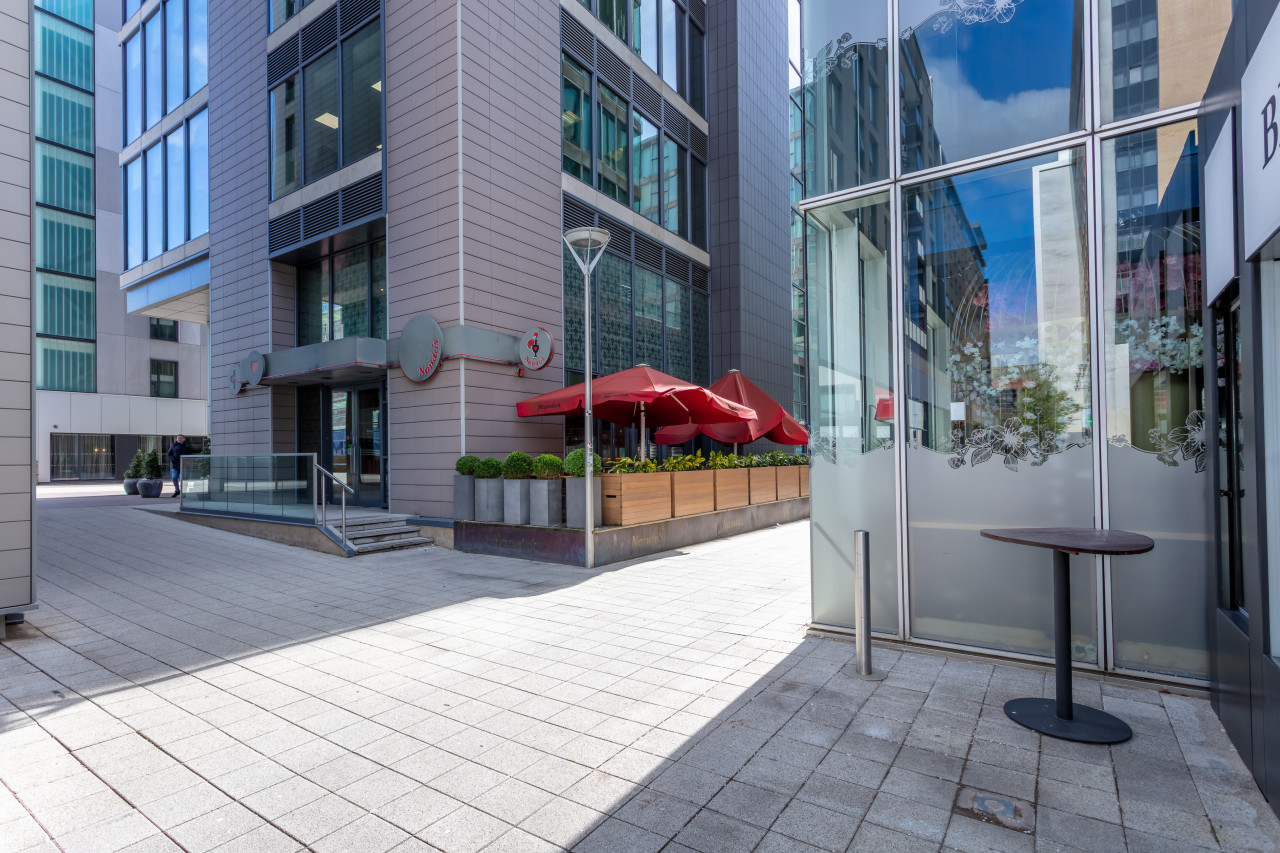 The Hub Apartment • City Centre • Free Parking • Fast WiFi • Self-Check-In in Witan Gate 3 Chelsea House - Property image 19 - VivreStays