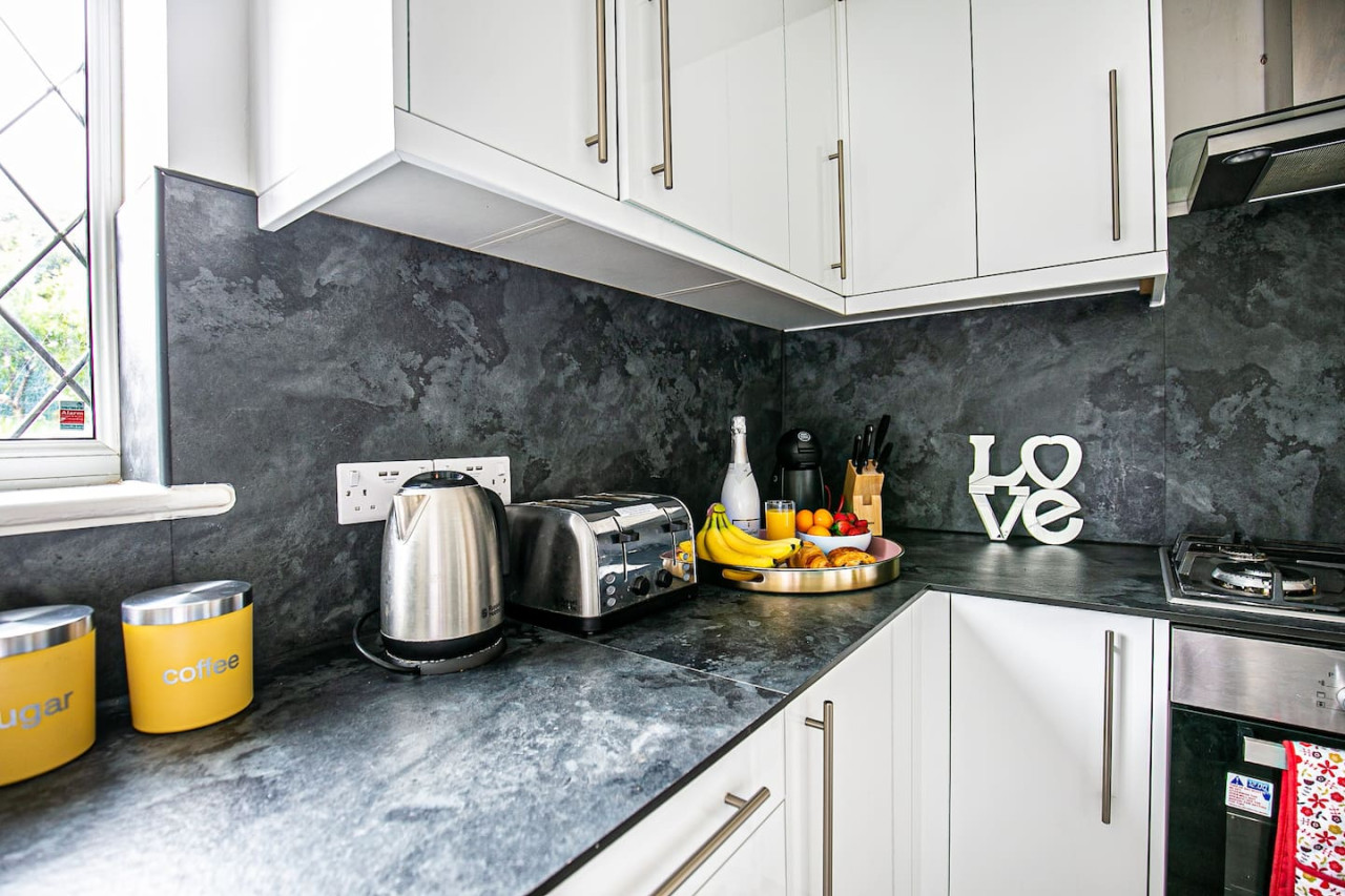 Cosy House • Central Location • Free Parking • Fast WiFi • Garden • Self-Check-In in 60 Buckley Road House - Property image 18 - VivreStays